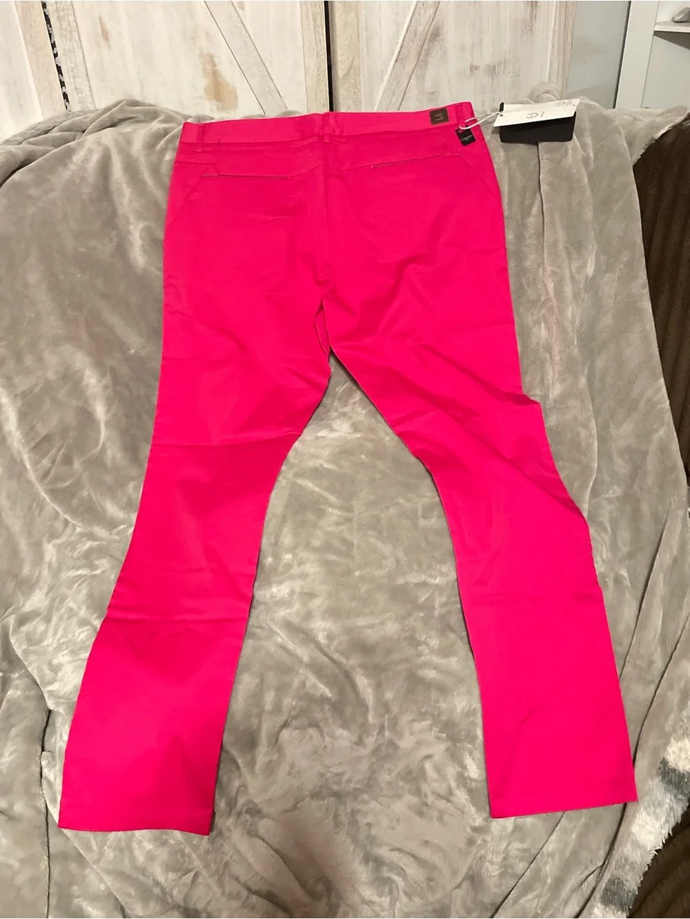Men’s Chino Pants in Bright Pink - Classic Fit